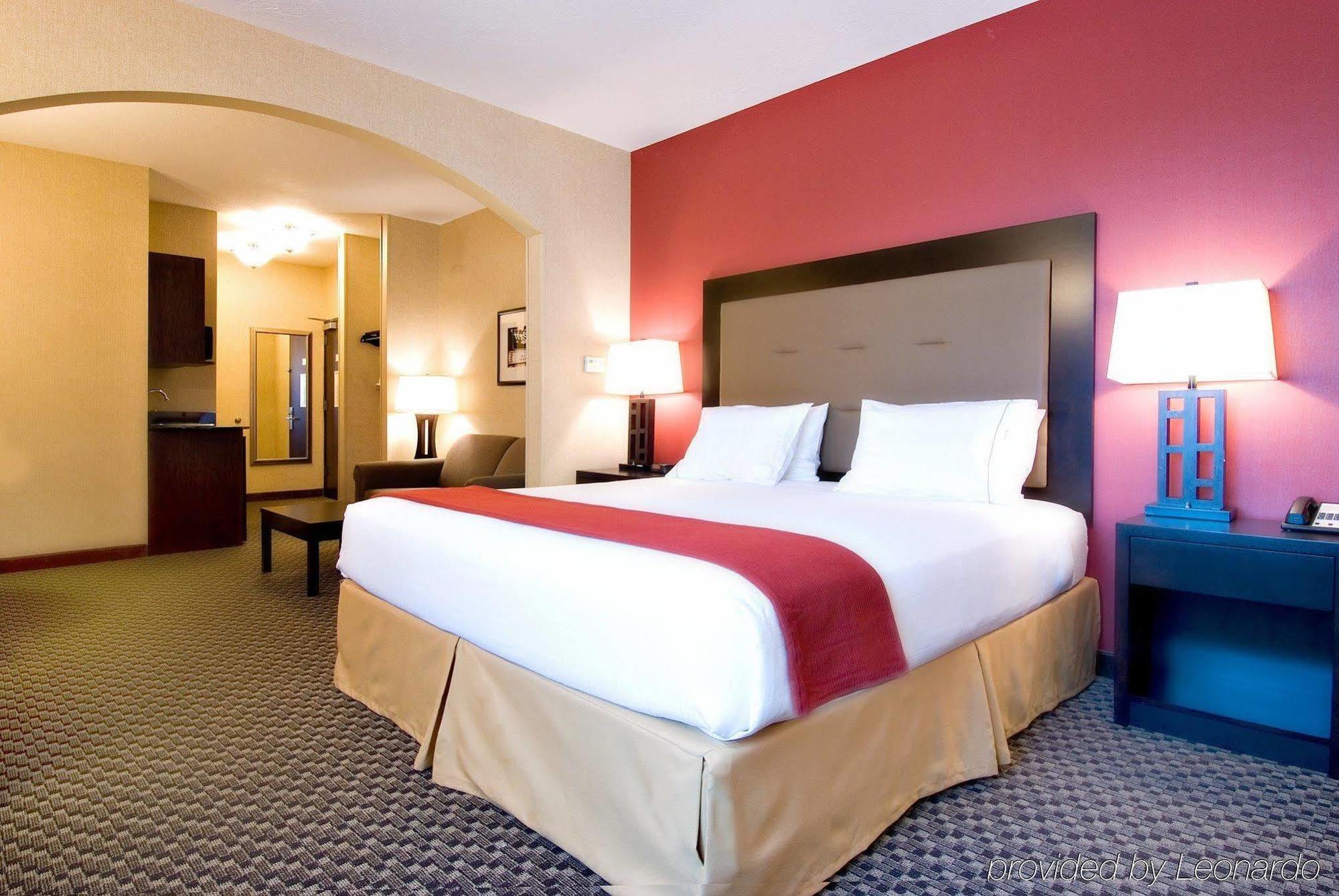 Holiday Inn Express Hotel & Suites Eugene Downtown - University By Ihg Room photo