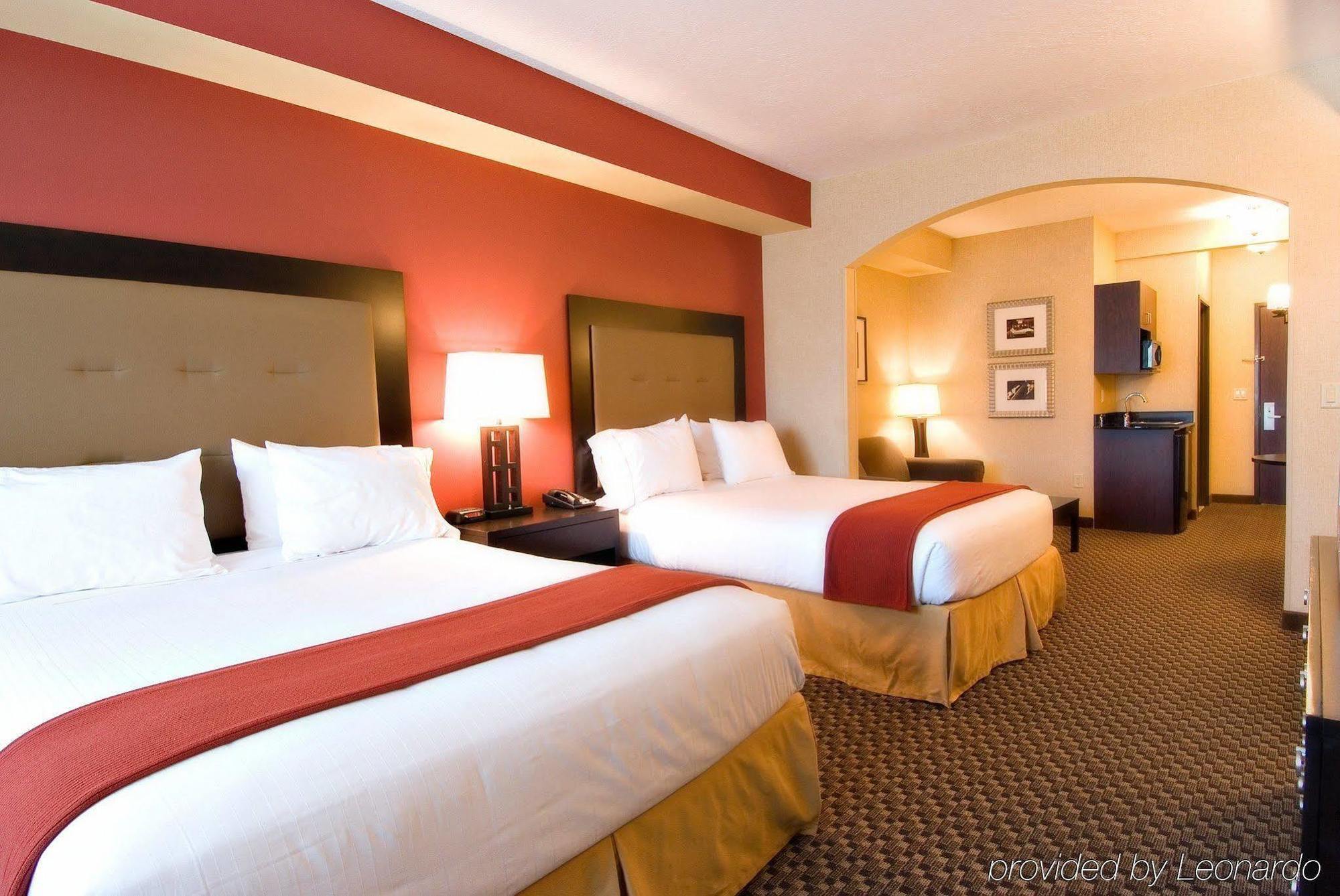 Holiday Inn Express Hotel & Suites Eugene Downtown - University By Ihg Room photo